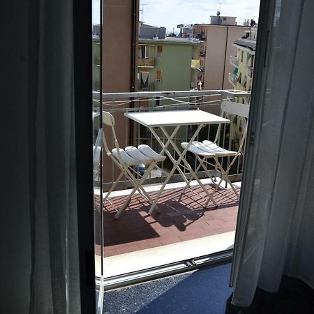 Il Nido Di Quarto Con Park Auto Macchine Piccole Segmento B 제노바 외부 사진
