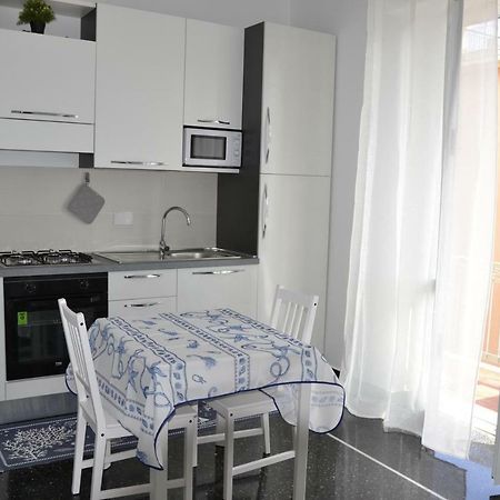 Il Nido Di Quarto Con Park Auto Macchine Piccole Segmento B 제노바 외부 사진