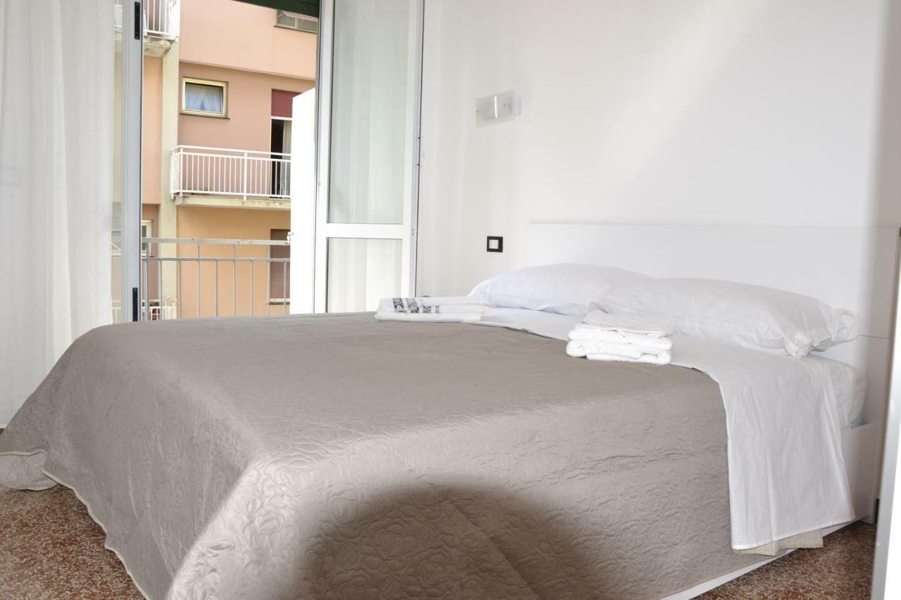 Il Nido Di Quarto Con Park Auto Macchine Piccole Segmento B 제노바 외부 사진