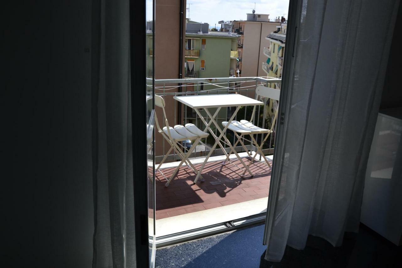 Il Nido Di Quarto Con Park Auto Macchine Piccole Segmento B 제노바 외부 사진