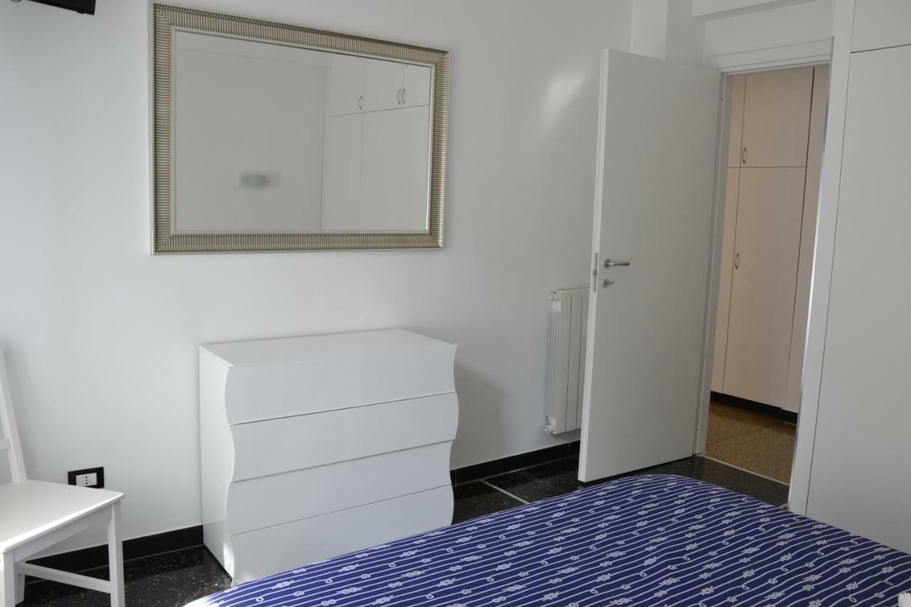 Il Nido Di Quarto Con Park Auto Macchine Piccole Segmento B 제노바 외부 사진
